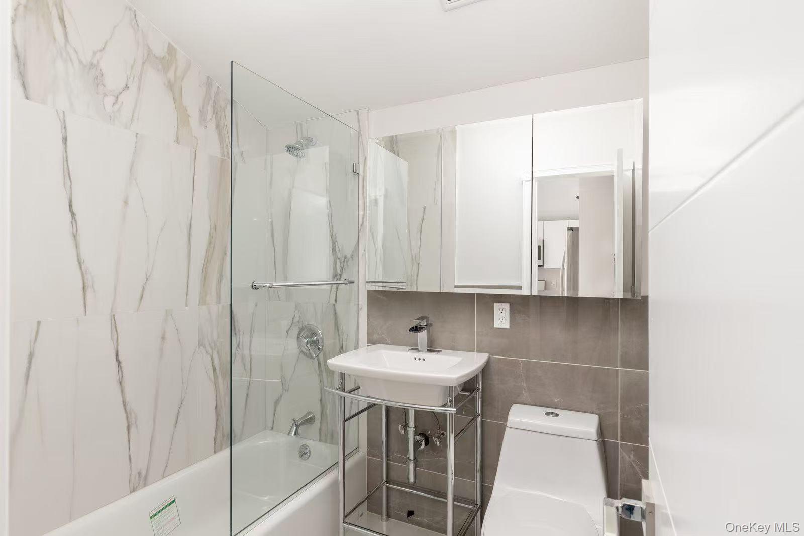 6147 56th Avenue Property Photo 10