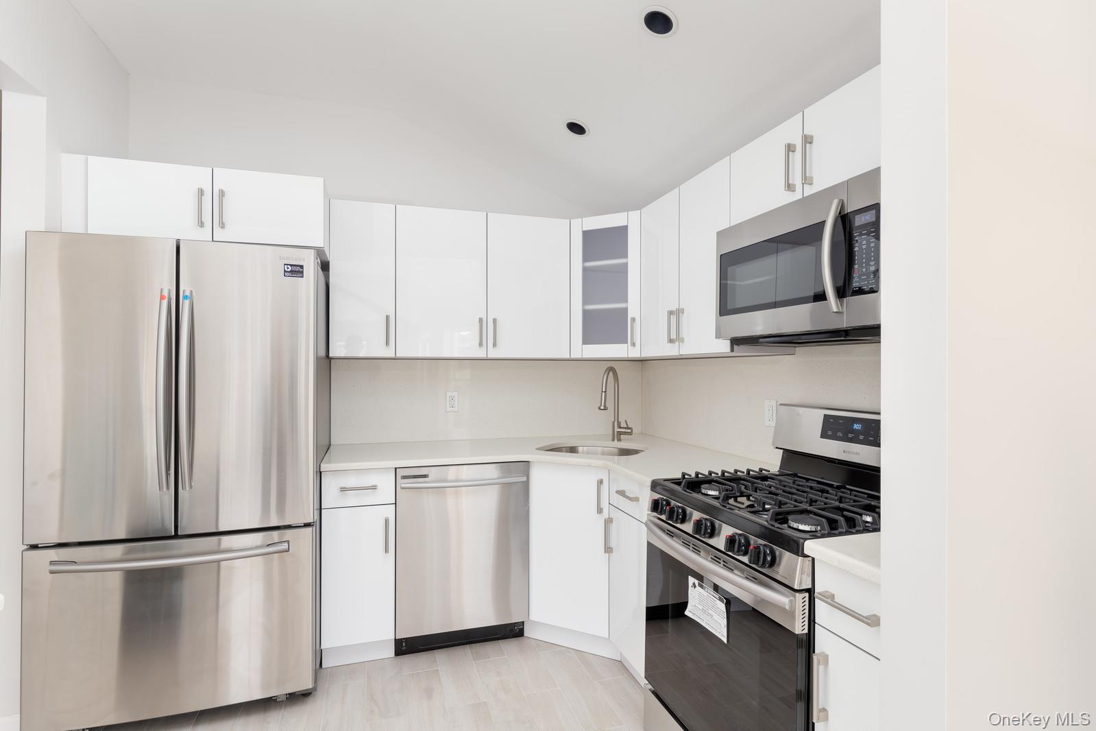 6147 56th Avenue Property Photo 11