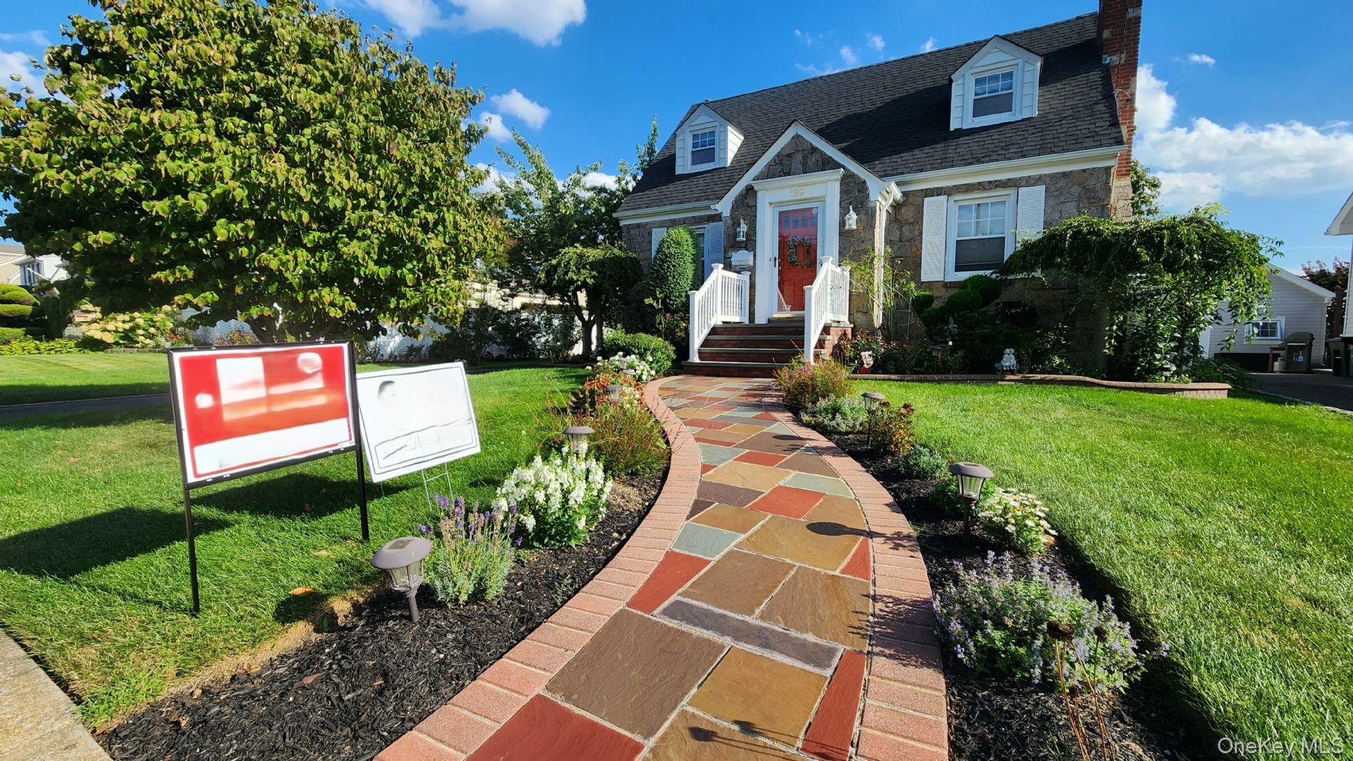 199 Claxton Avenue Property Photo 1