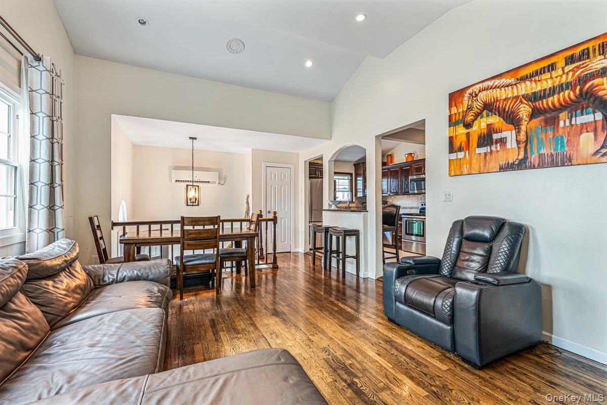 115 Margaretta Avenue Property Photo 3