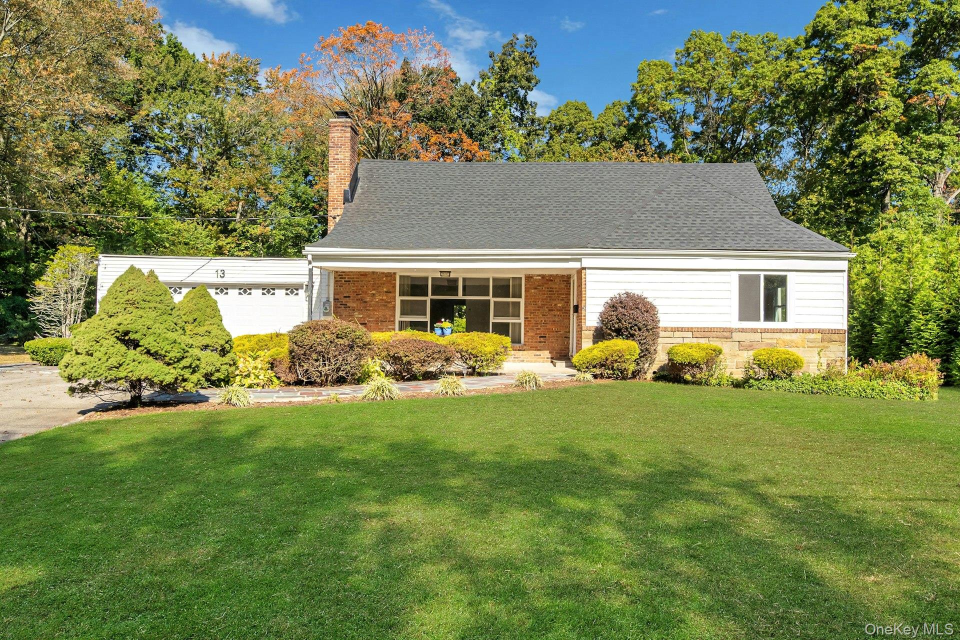 13 Colonial Road Property Photo 1