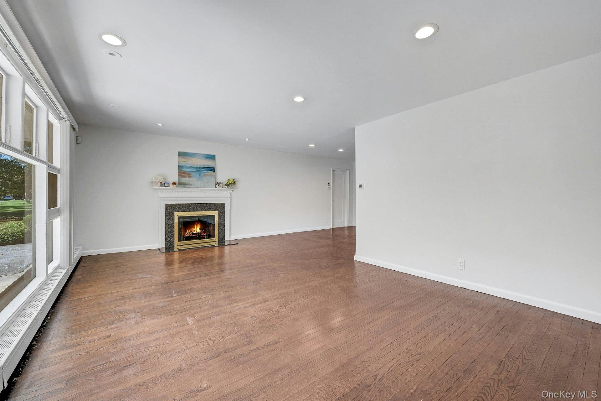 13 Colonial Road Property Photo 6