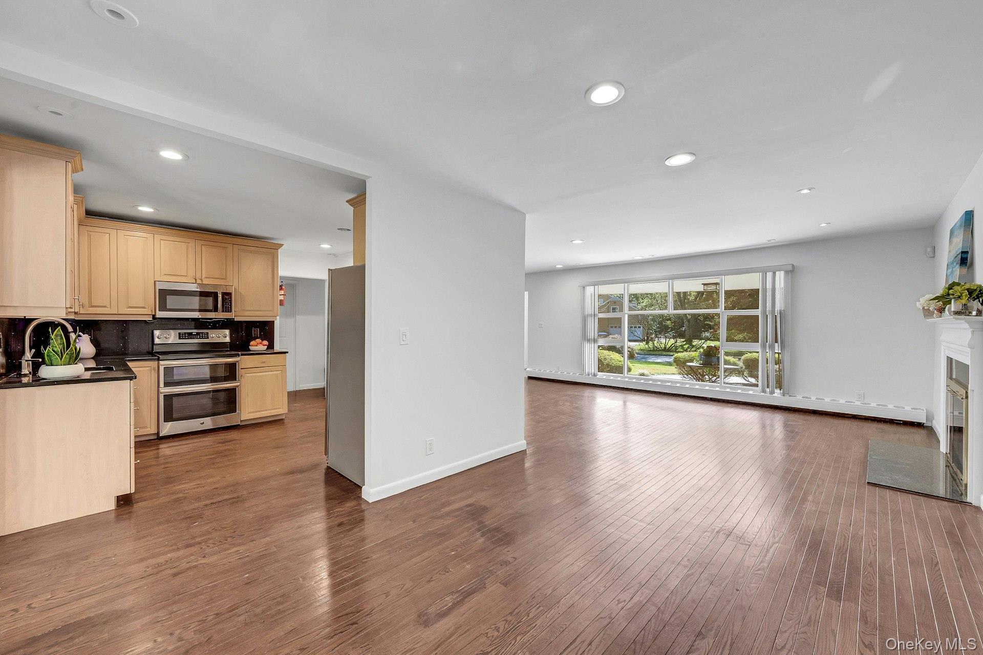 13 Colonial Road Property Photo 7