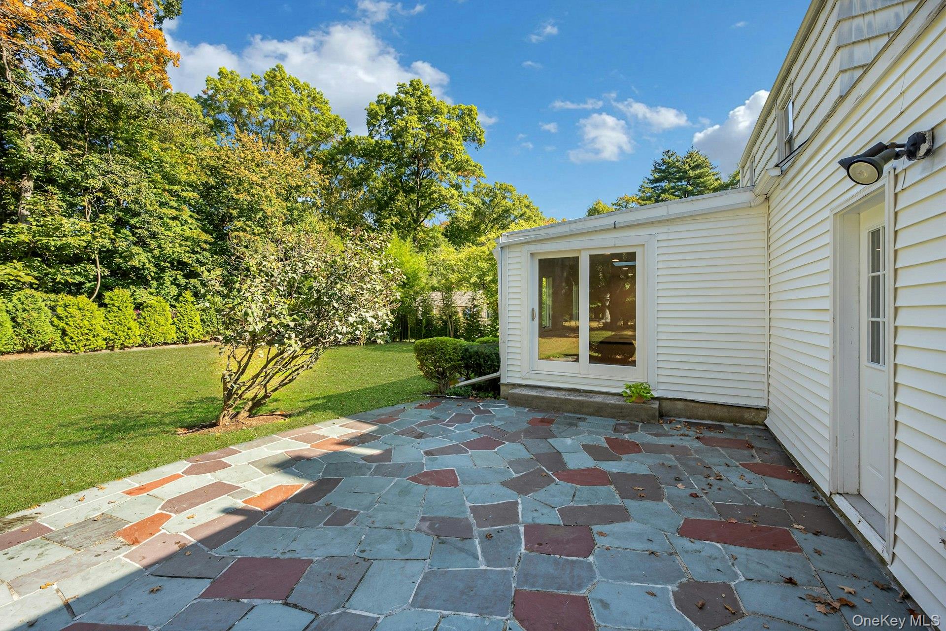13 Colonial Road Property Photo 28