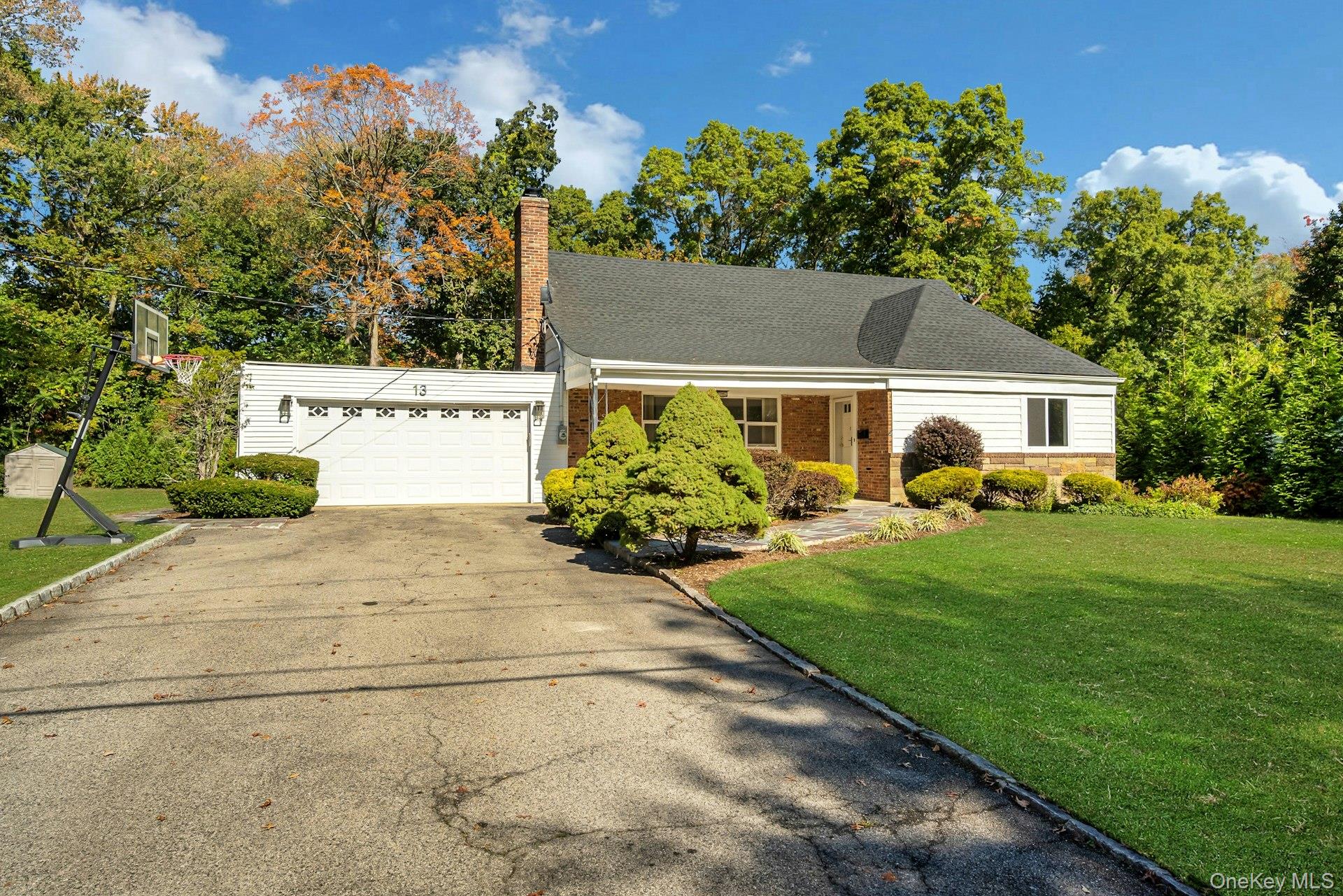 13 Colonial Road Property Photo 32