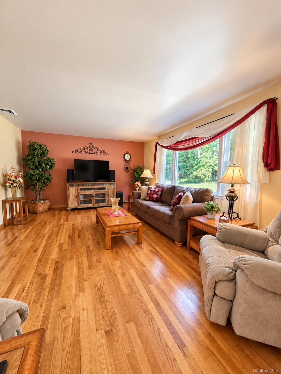 17 Rose Avenue Property Photo 4