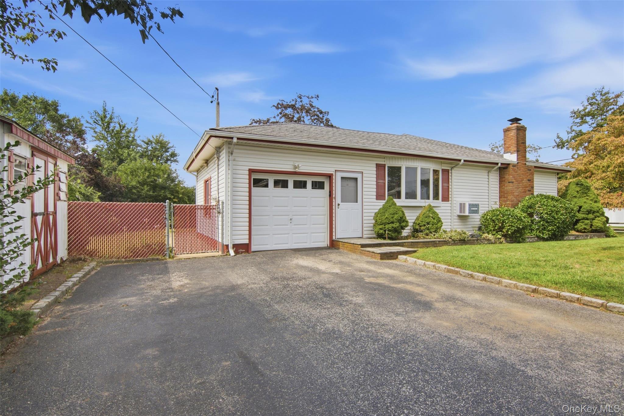 439 9th Street Property Photo 2