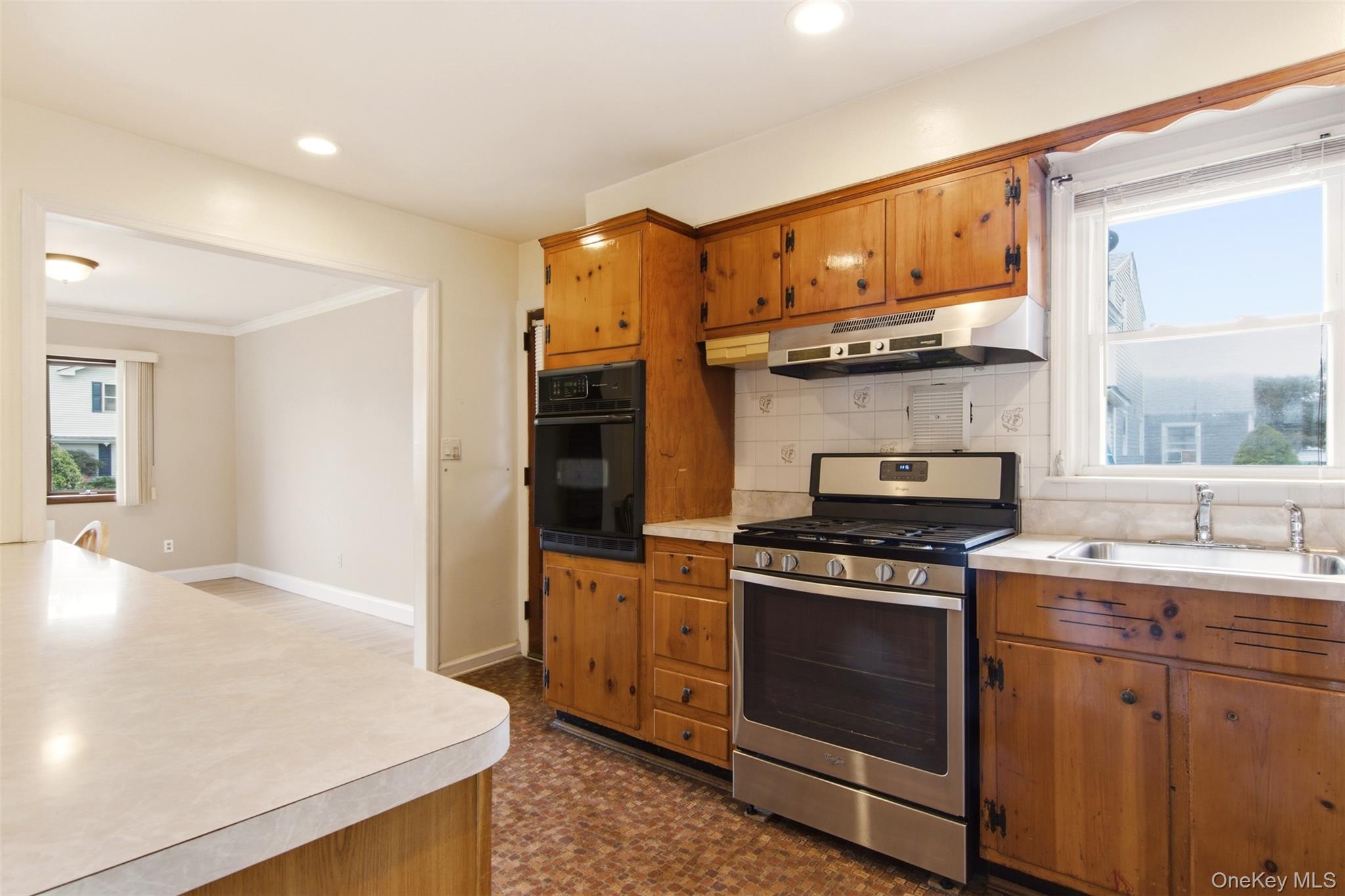 439 9th Street Property Photo 10