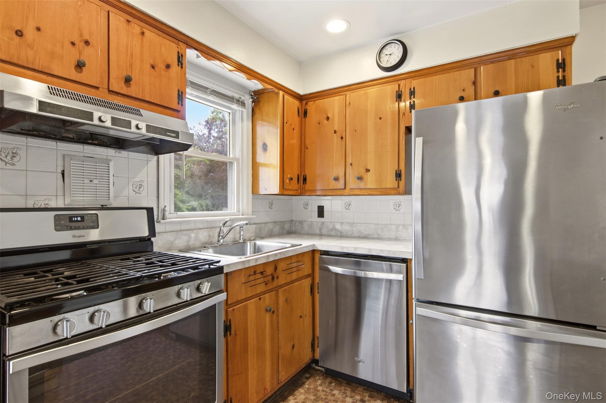 439 9th Street Property Photo 15