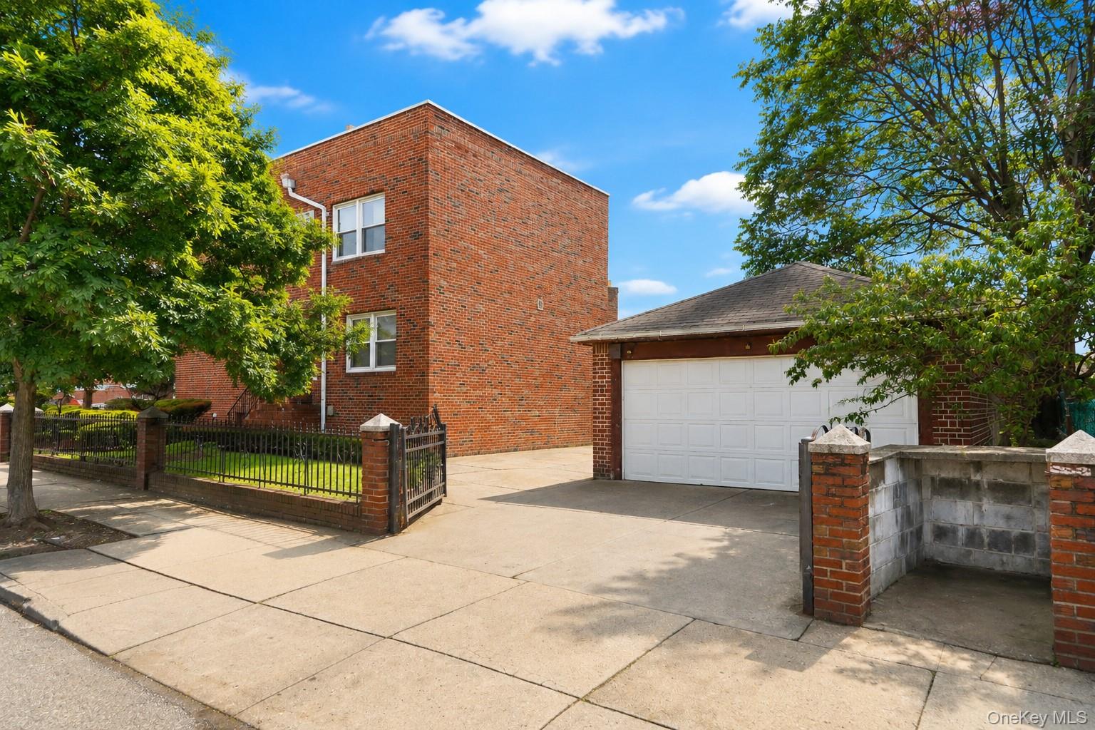 2502 84th Street Property Photo 12