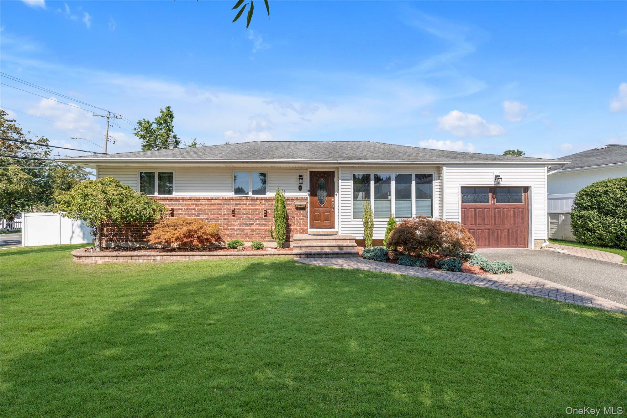 2 Benmor Court Property Photo 1