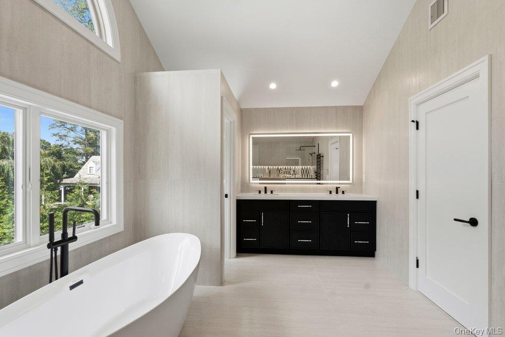3 Aron Drive Property Photo 28