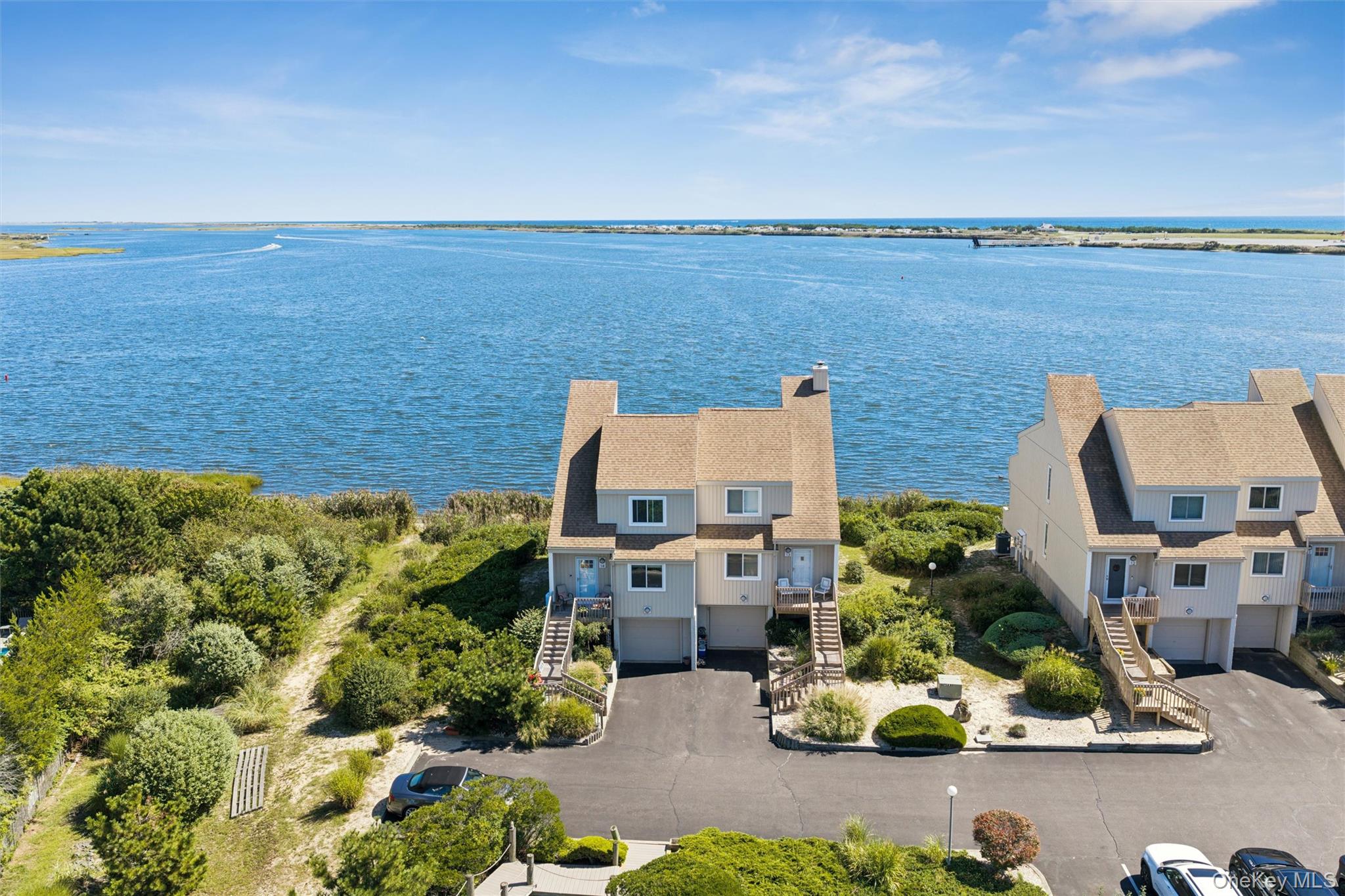 14 Waters Edge Property Photo 1