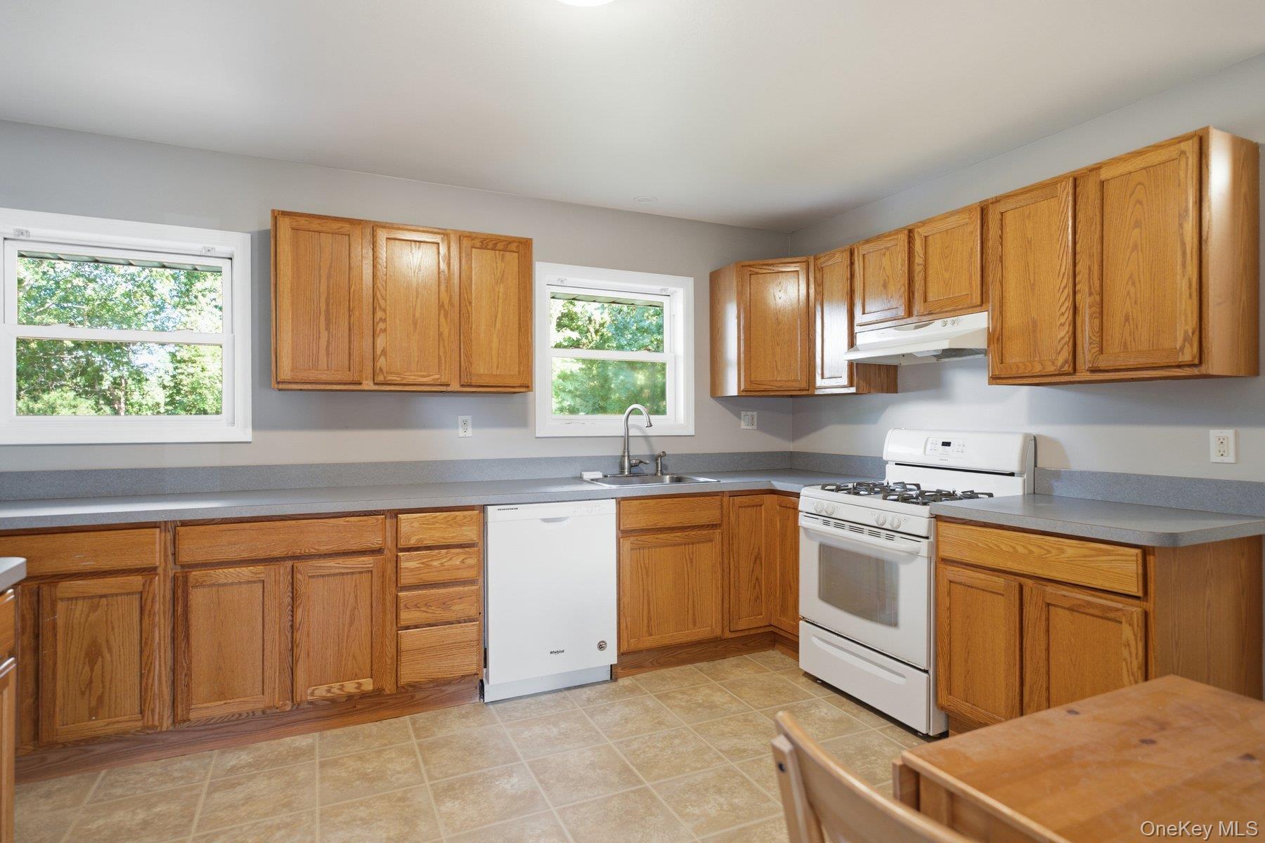 65 Holbrook Road Property Photo 8
