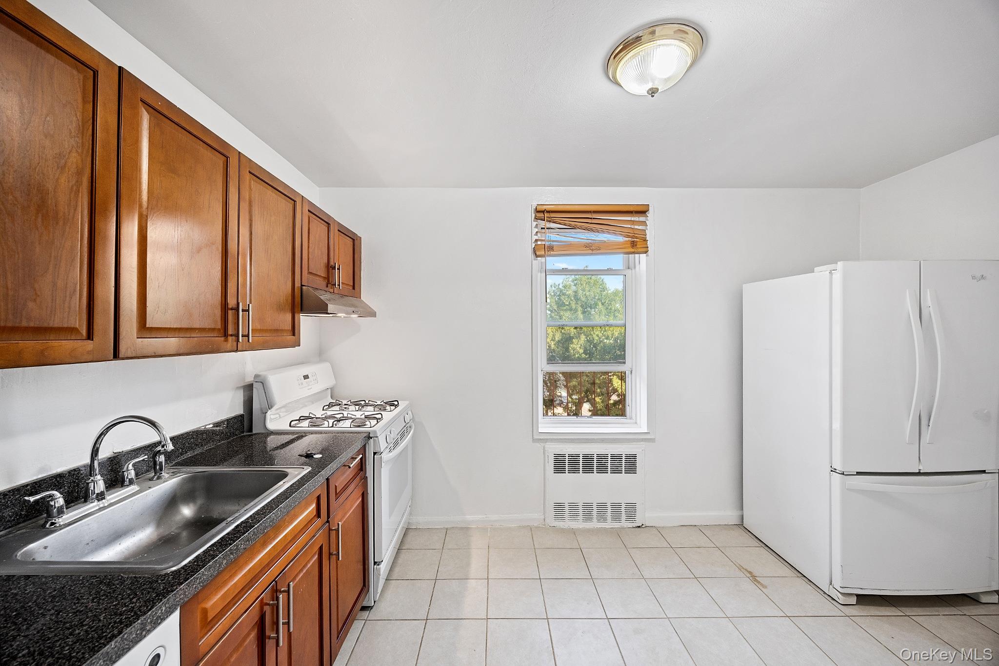 63-11 Queens Boulevard D3 Property Photo 6