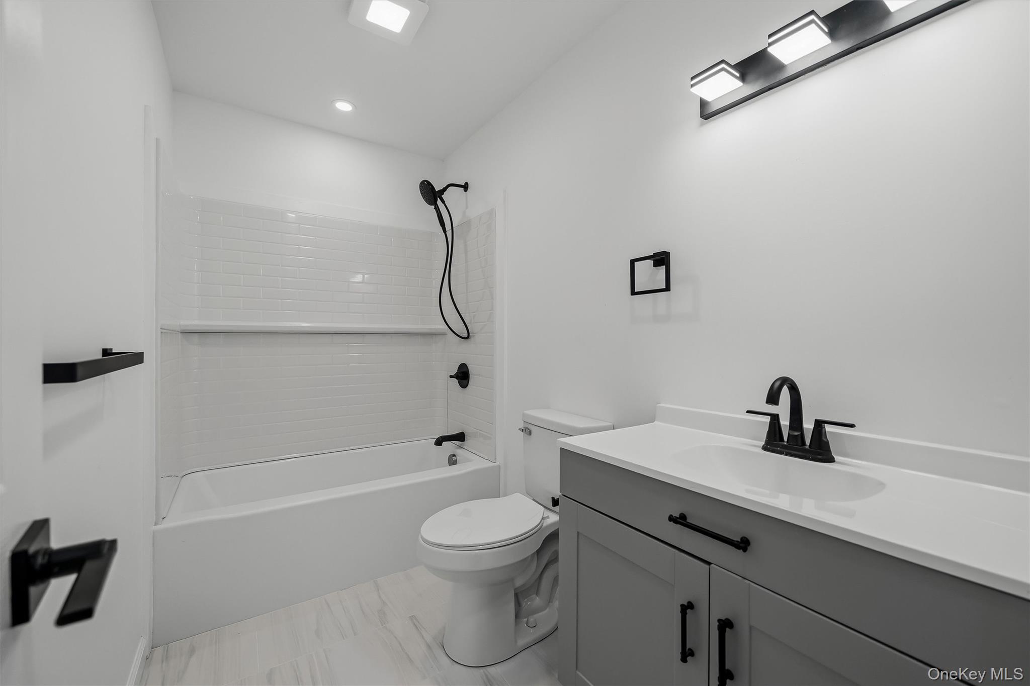 326 North Street Property Photo 8