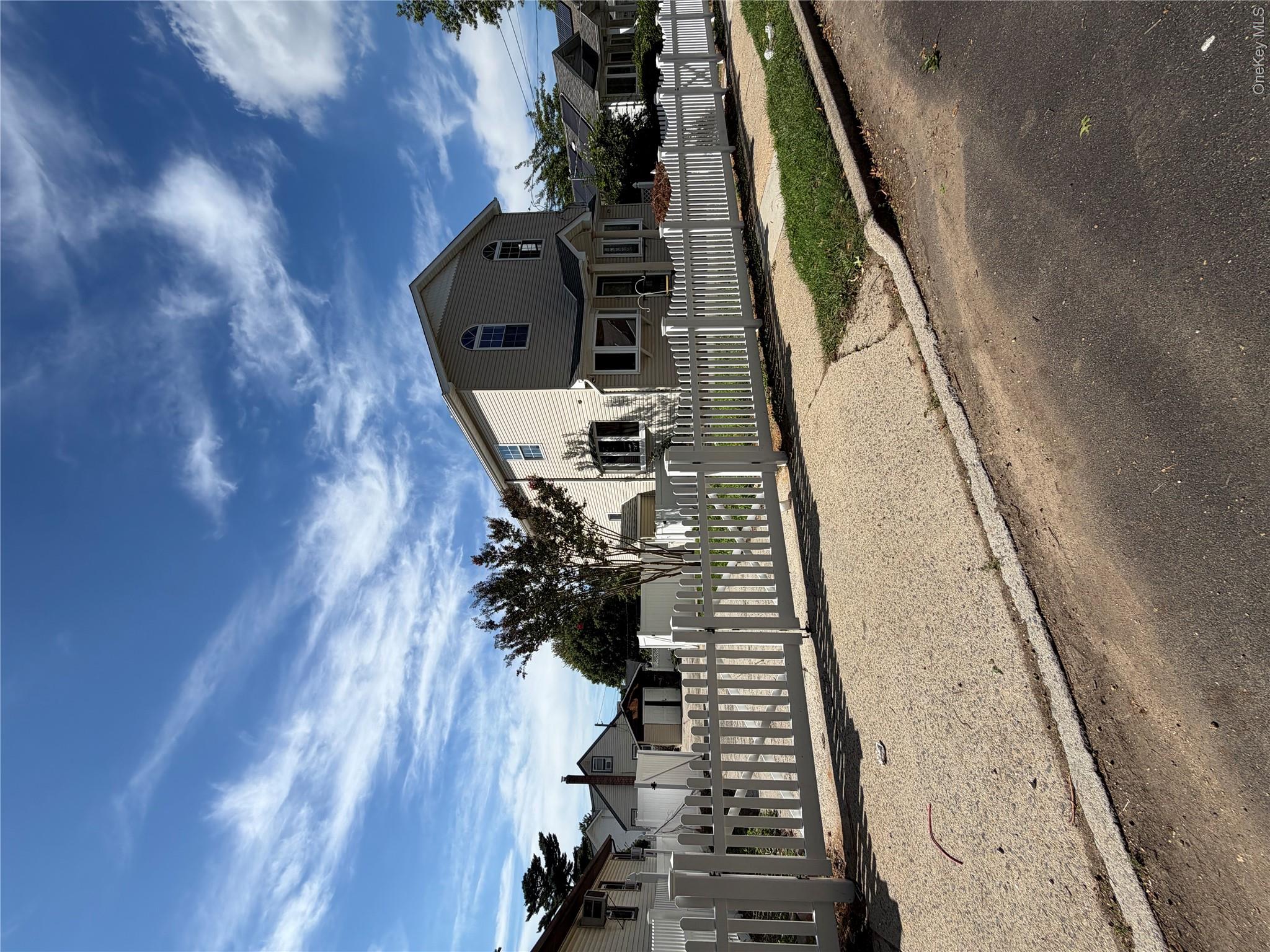 568 Park Avenue Property Photo 1