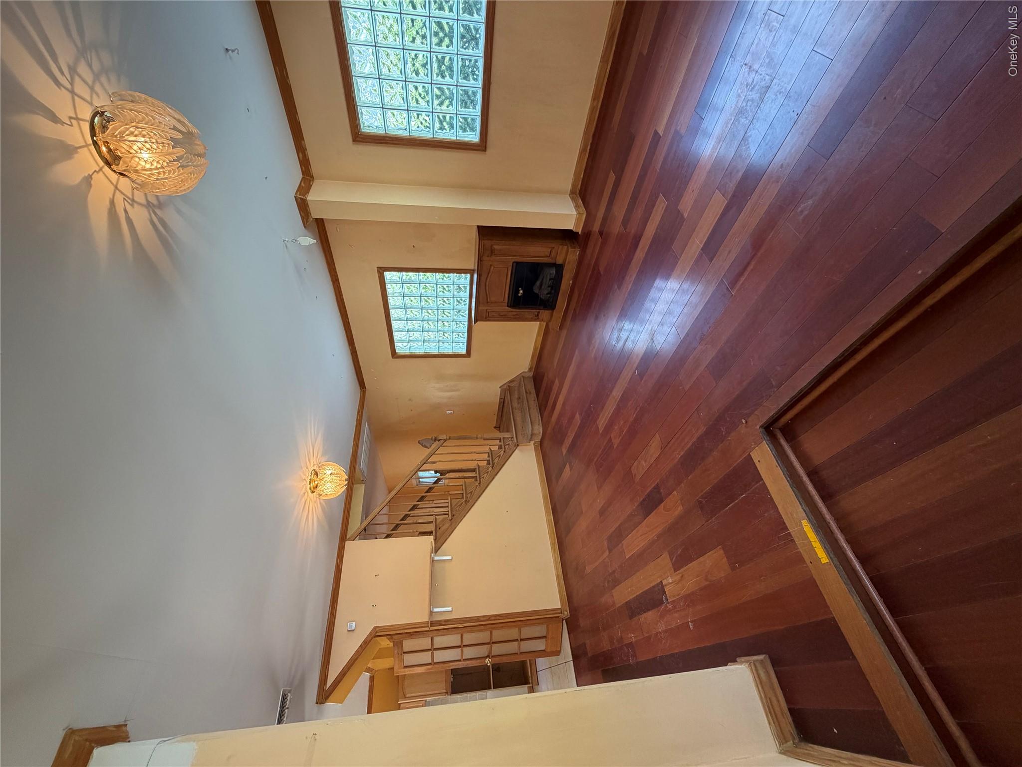 568 Park Avenue Property Photo 3