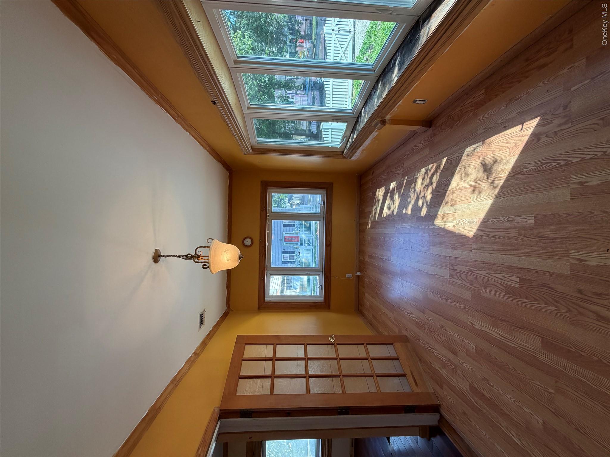 568 Park Avenue Property Photo 5