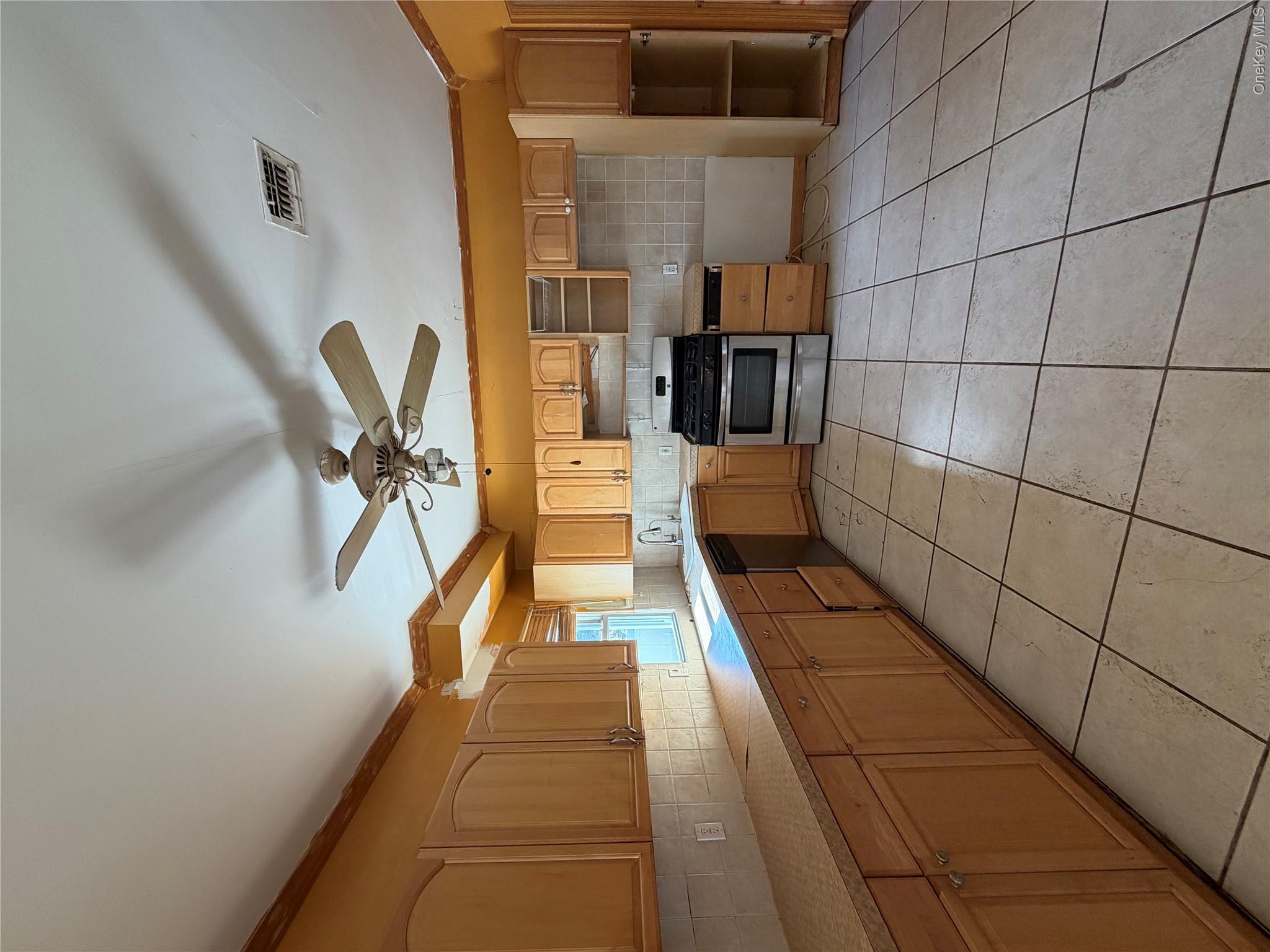 568 Park Avenue Property Photo 6