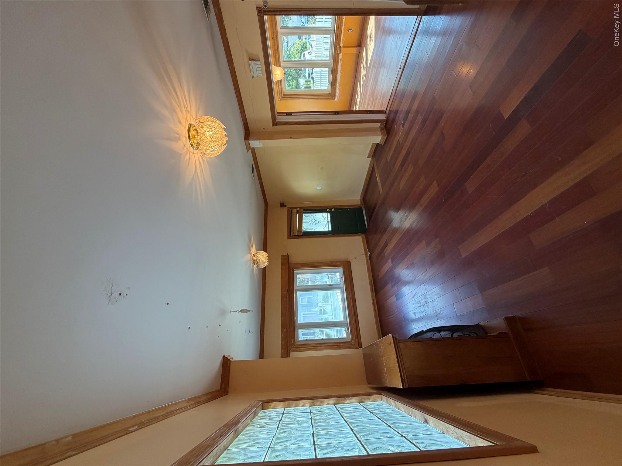568 Park Avenue Property Photo 10