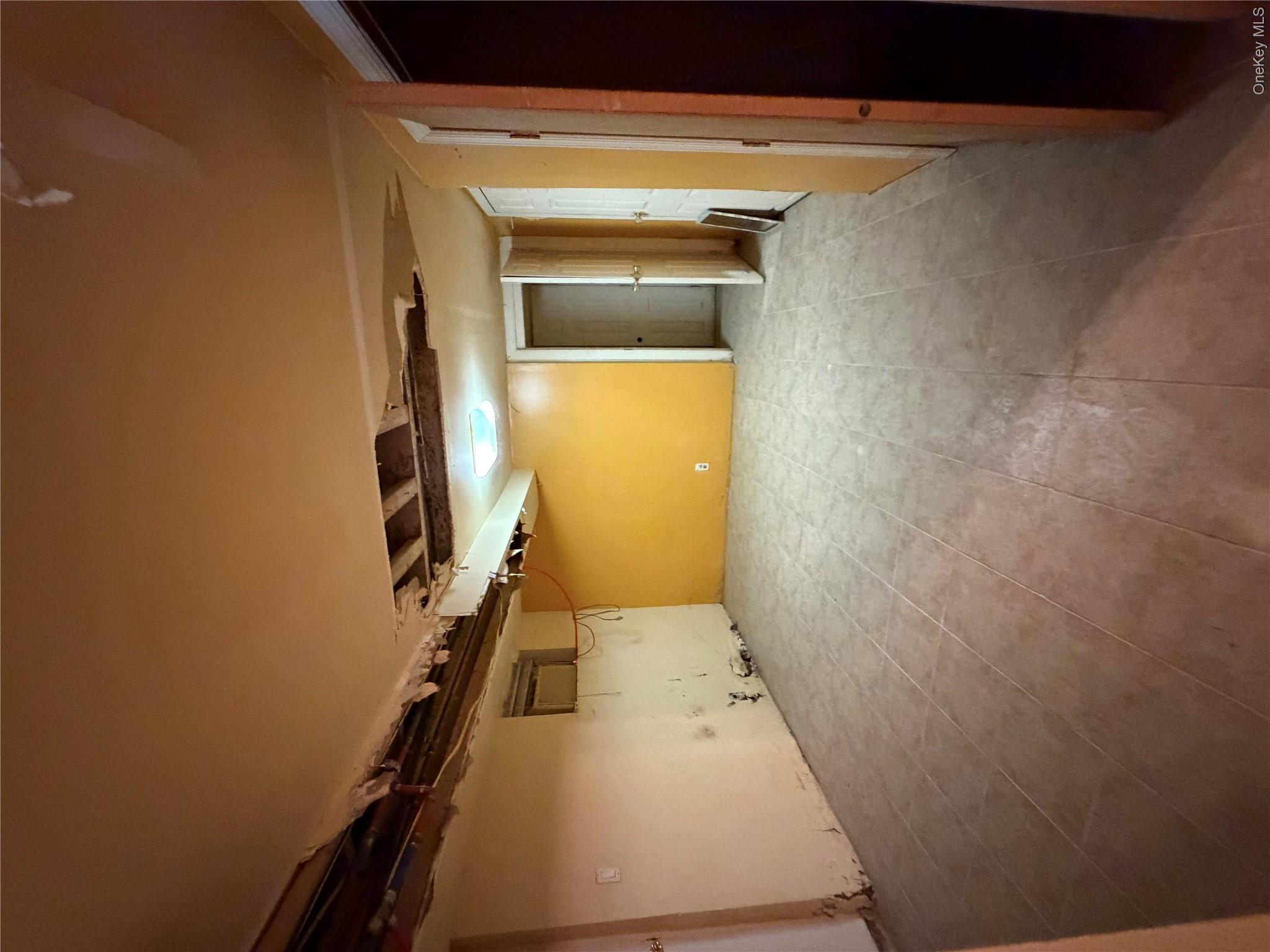 568 Park Avenue Property Photo 24
