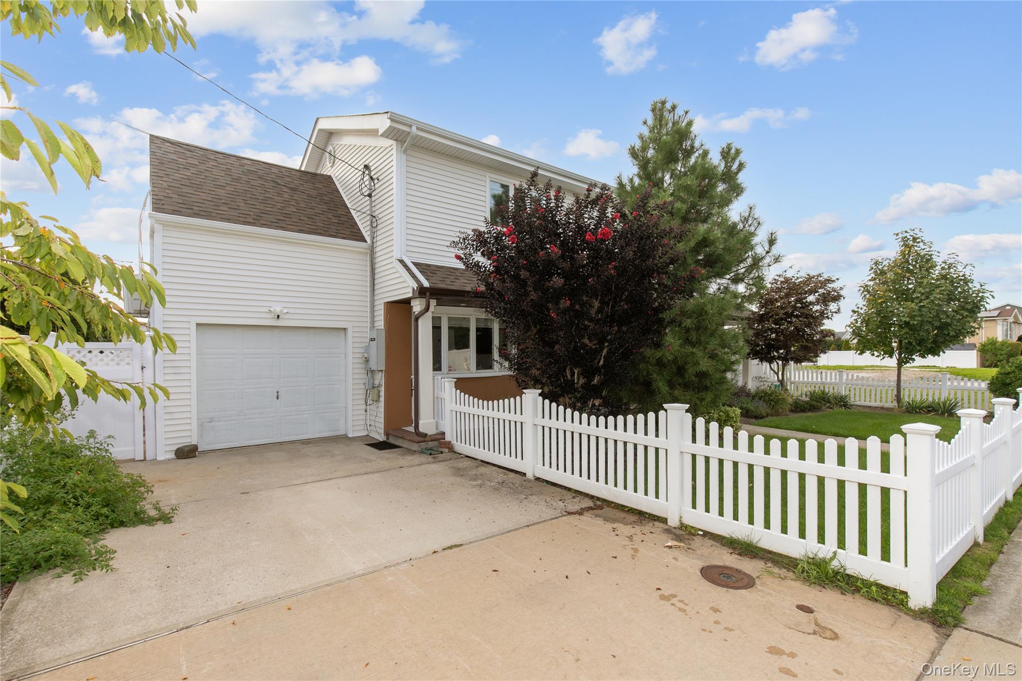60 Alhambra Road Property Photo 2