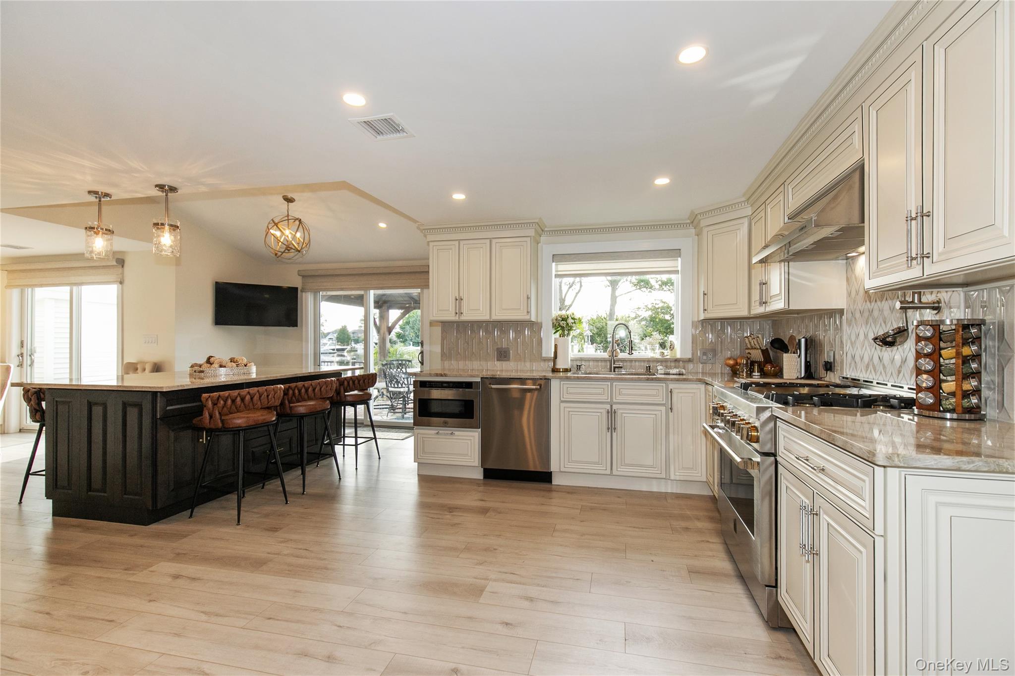60 Alhambra Road Property Photo 13