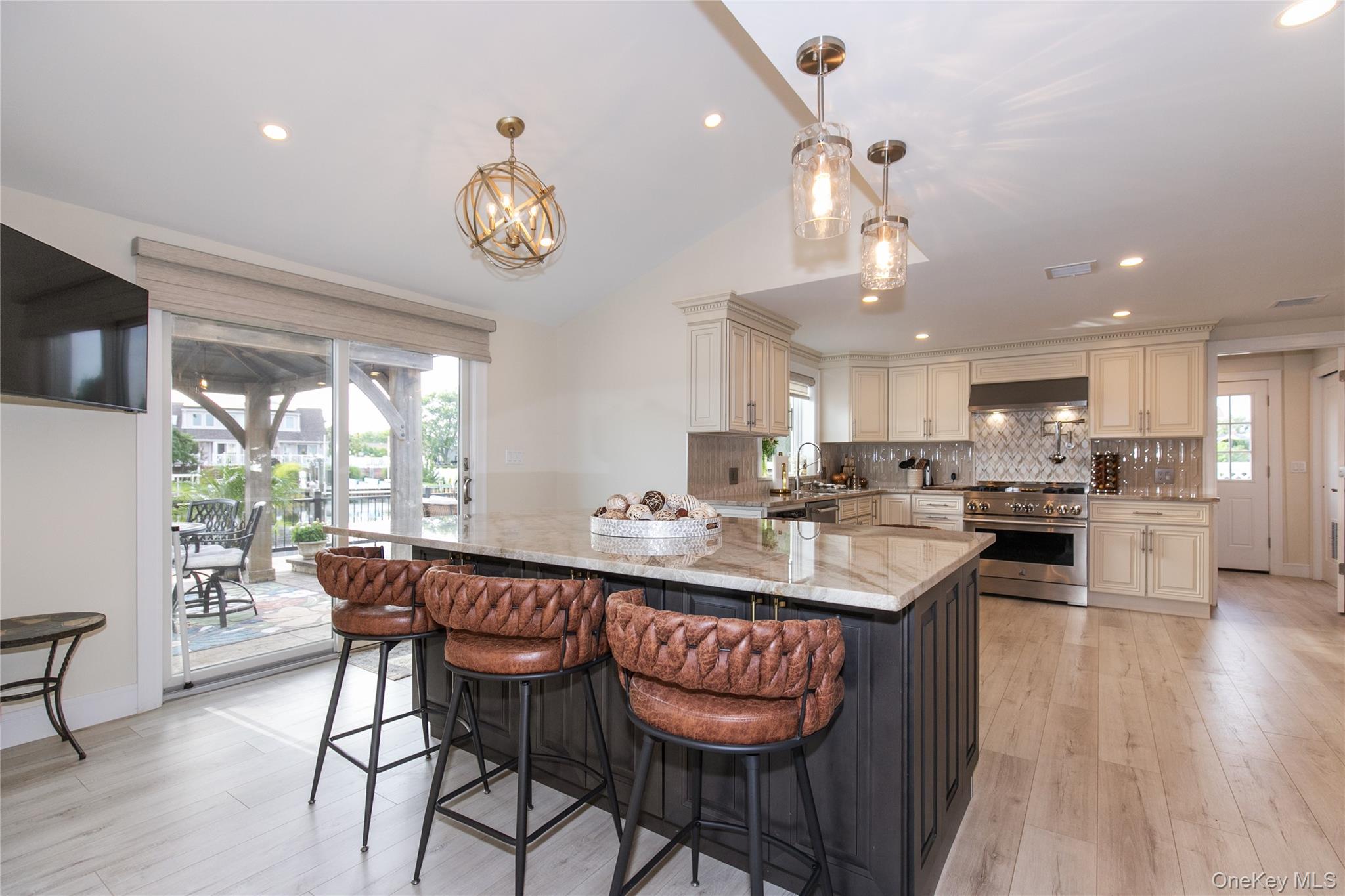 60 Alhambra Road Property Photo 14