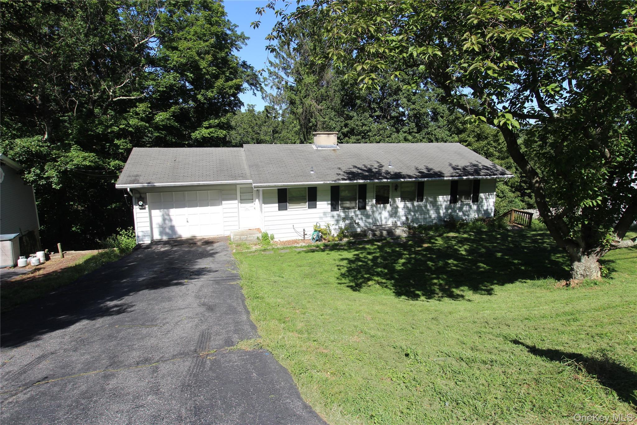 661 Warren Avenue Property Photo 1