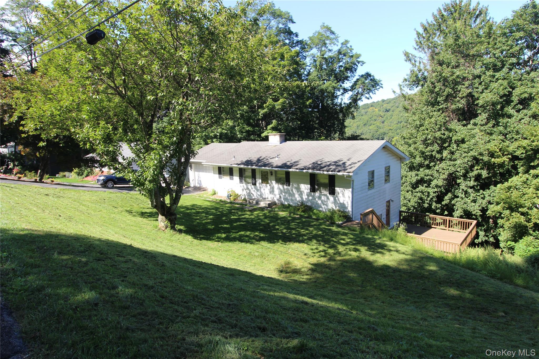 661 Warren Avenue Property Photo 2