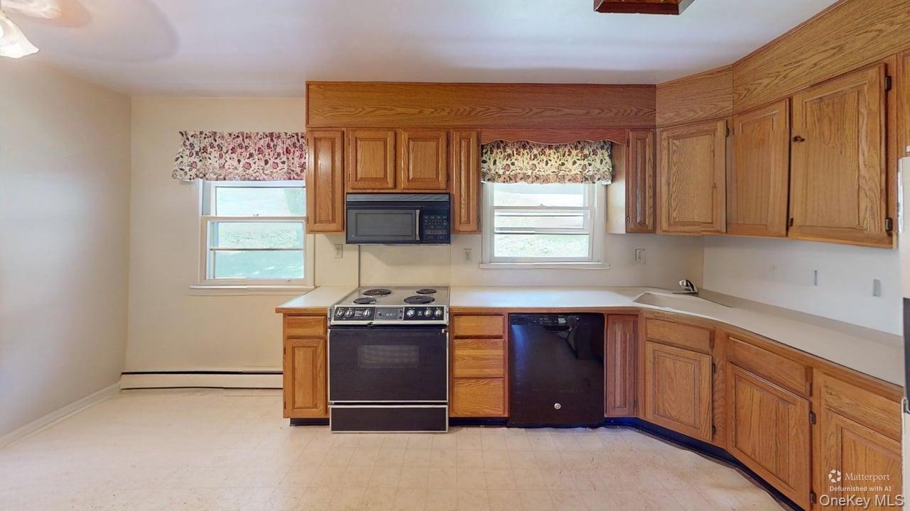 661 Warren Avenue Property Photo 6