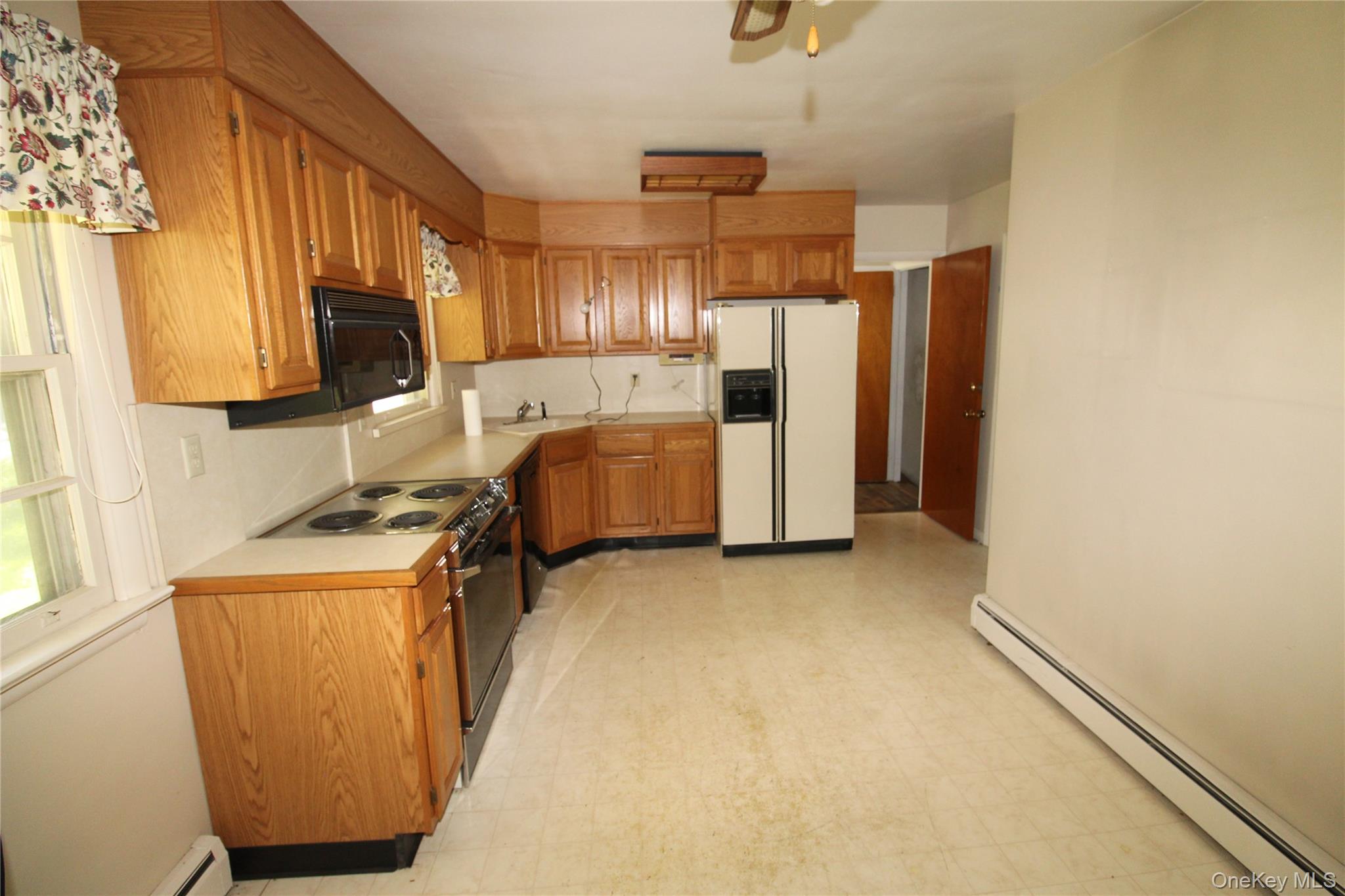 661 Warren Avenue Property Photo 7