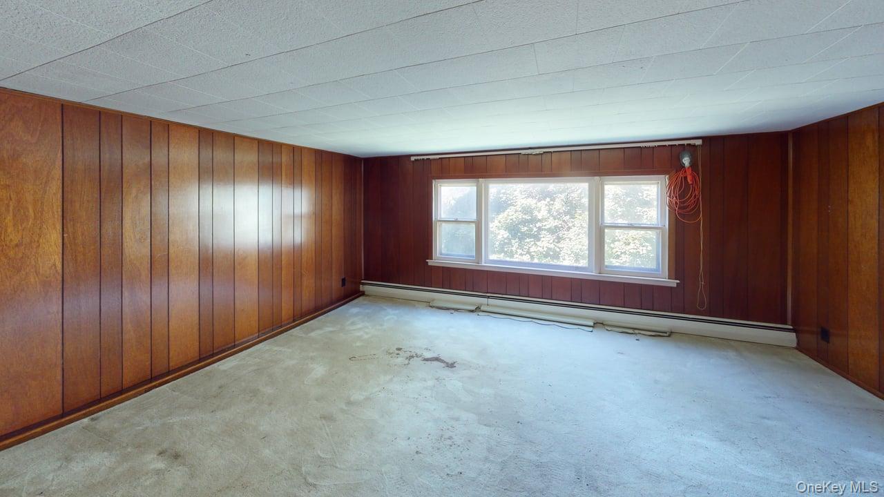 661 Warren Avenue Property Photo 15