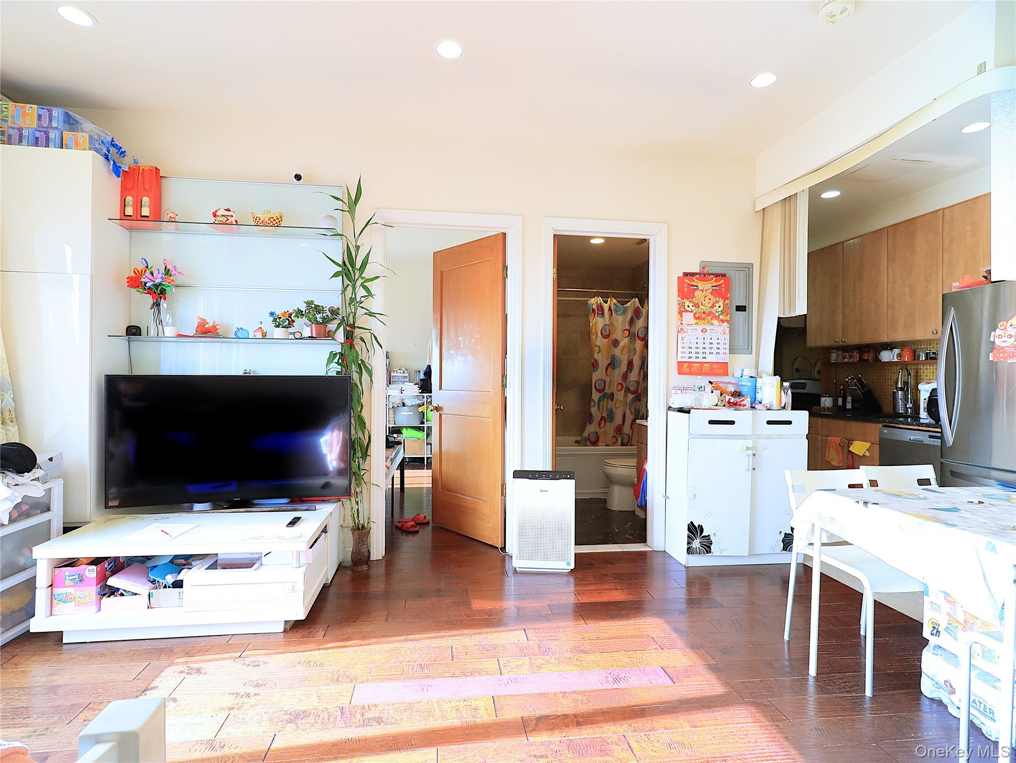 3138 137 Street 10a Property Photo 3
