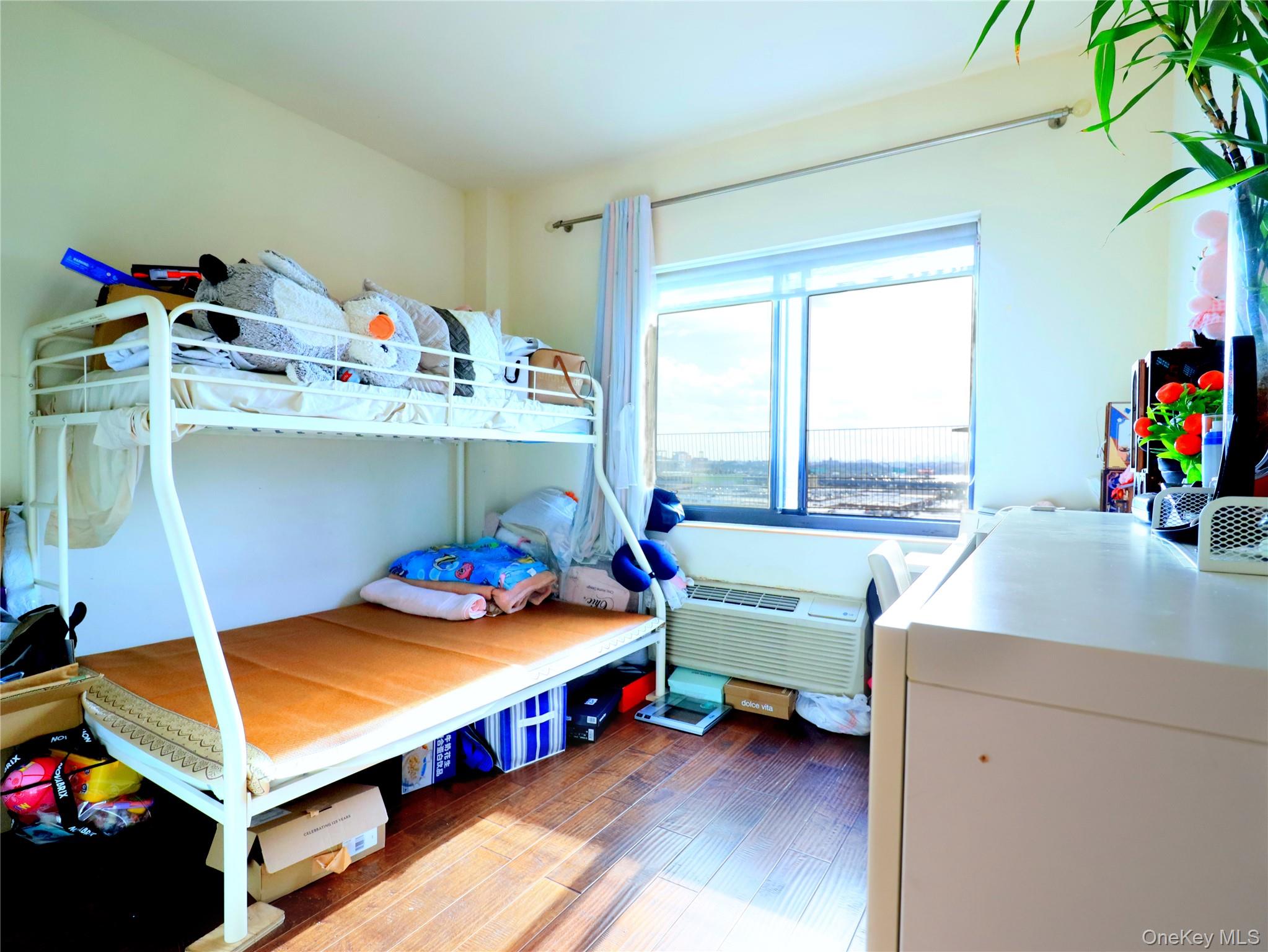 3138 137 Street 10a Property Photo 4
