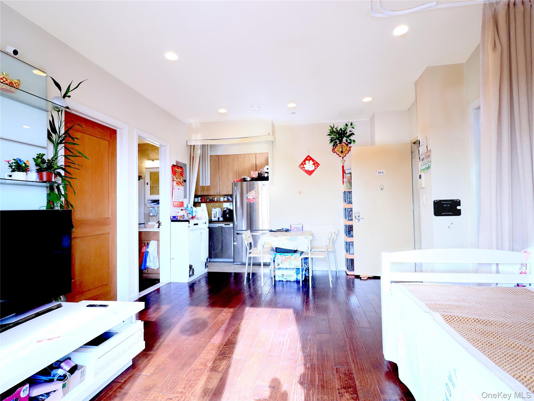 3138 137 Street 10a Property Photo 5