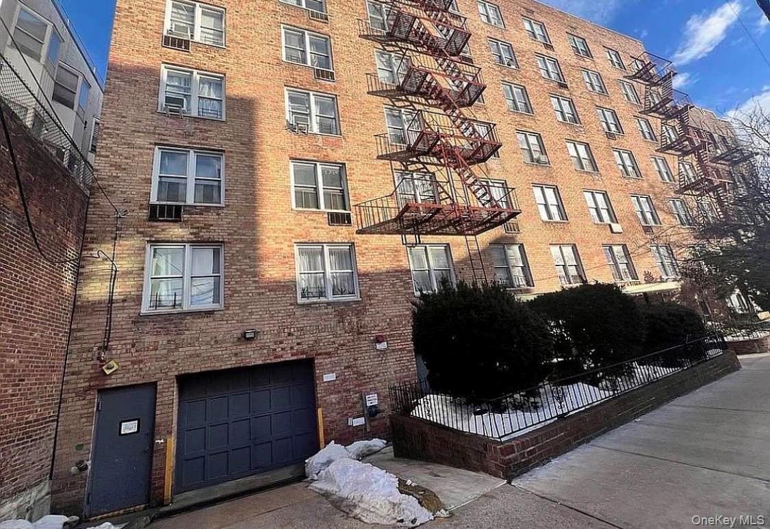 40-15 61st Street 3c Property Photo 28