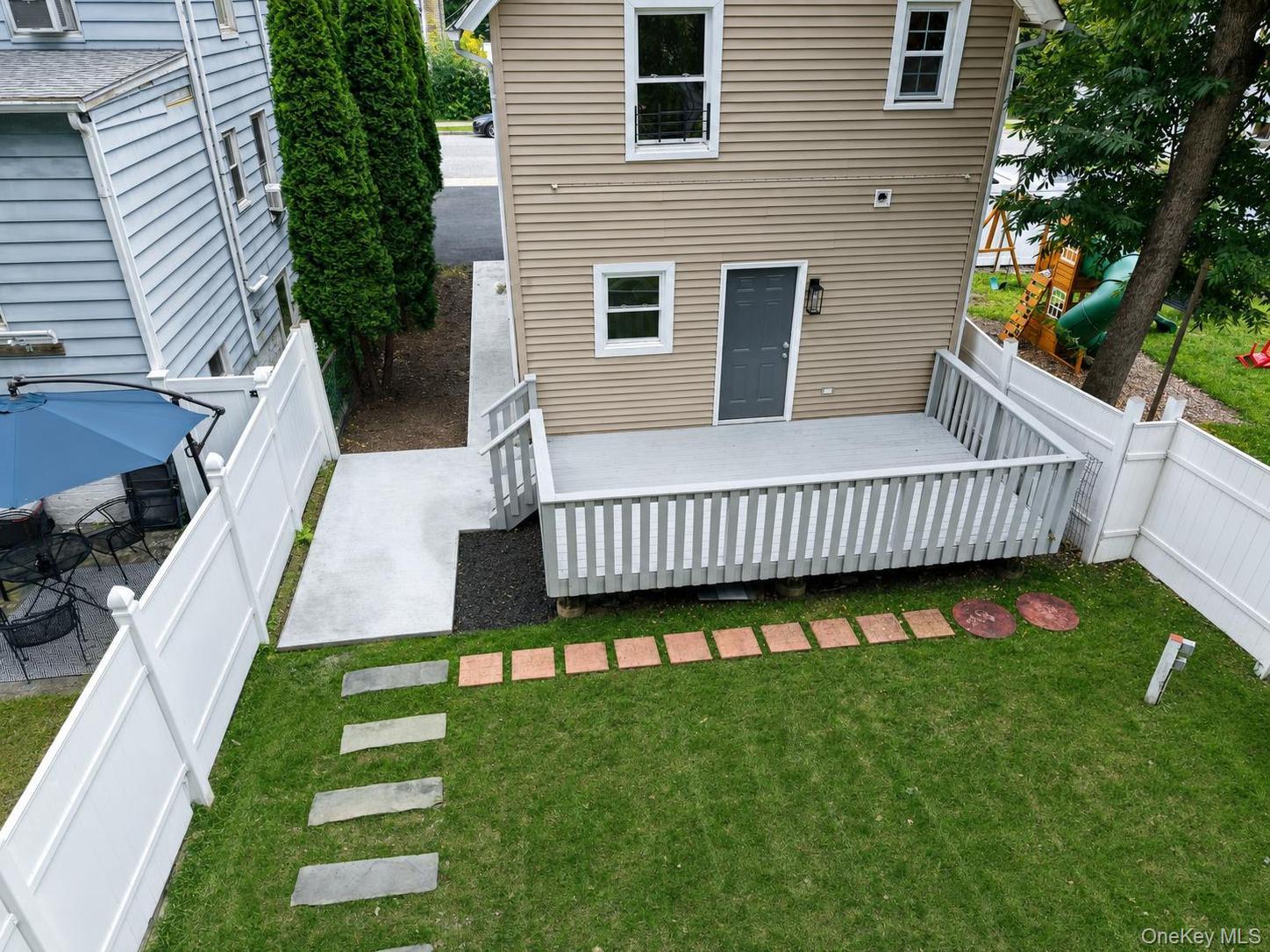 10 Field Street Property Photo 35