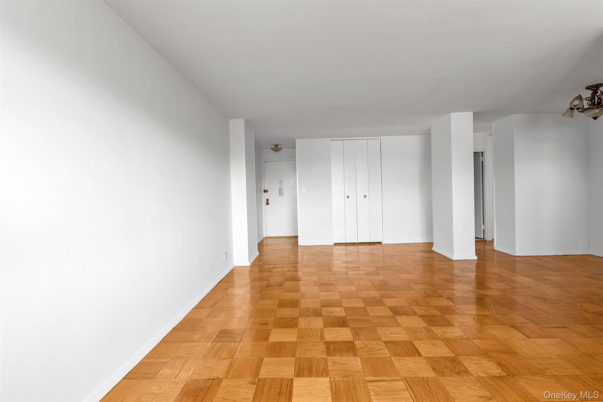 175-20 Wexford Terrace 4x Property Photo 6