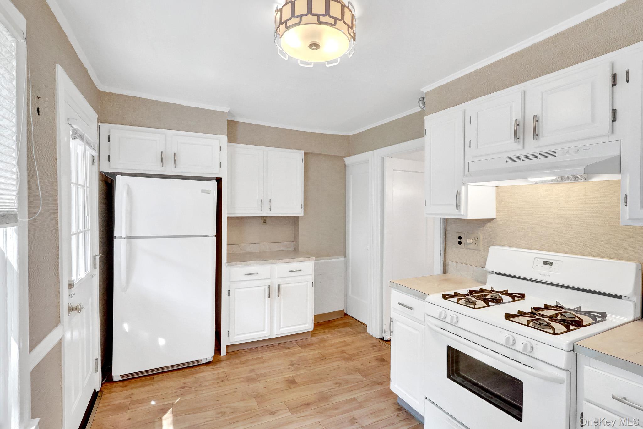 77 Elton Road Property Photo 22