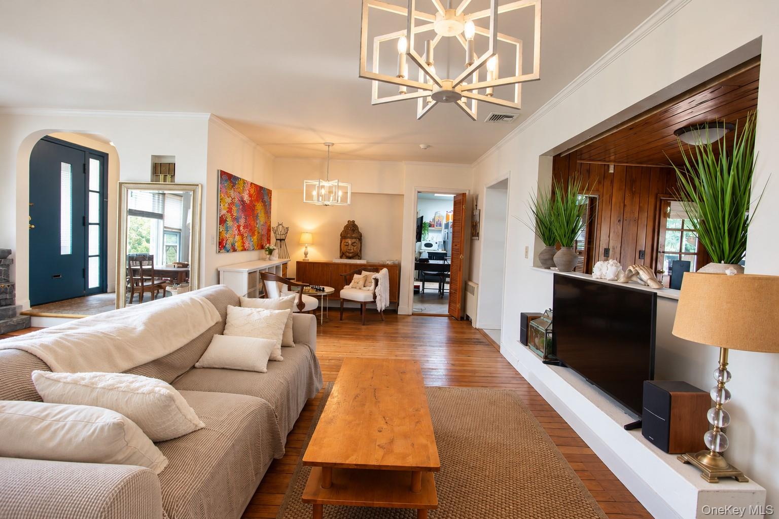 455 E Park Avenue Property Photo 10