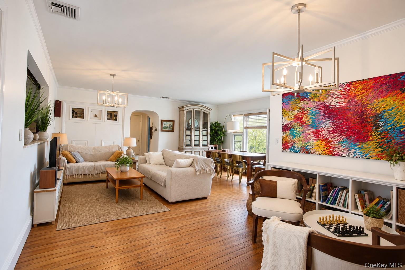 455 E Park Avenue Property Photo 14