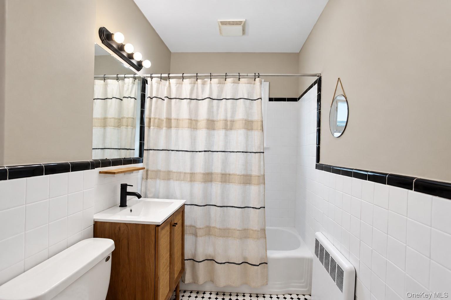 455 E Park Avenue Property Photo 24
