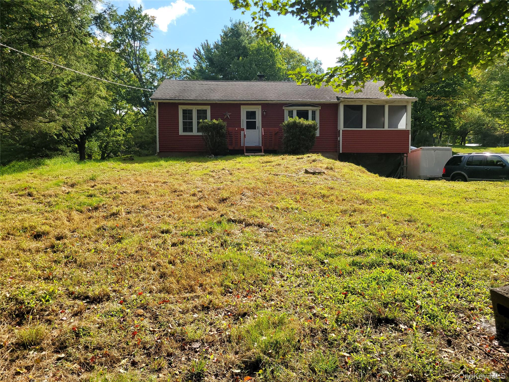 432 Southwoods Drive Property Photo 1
