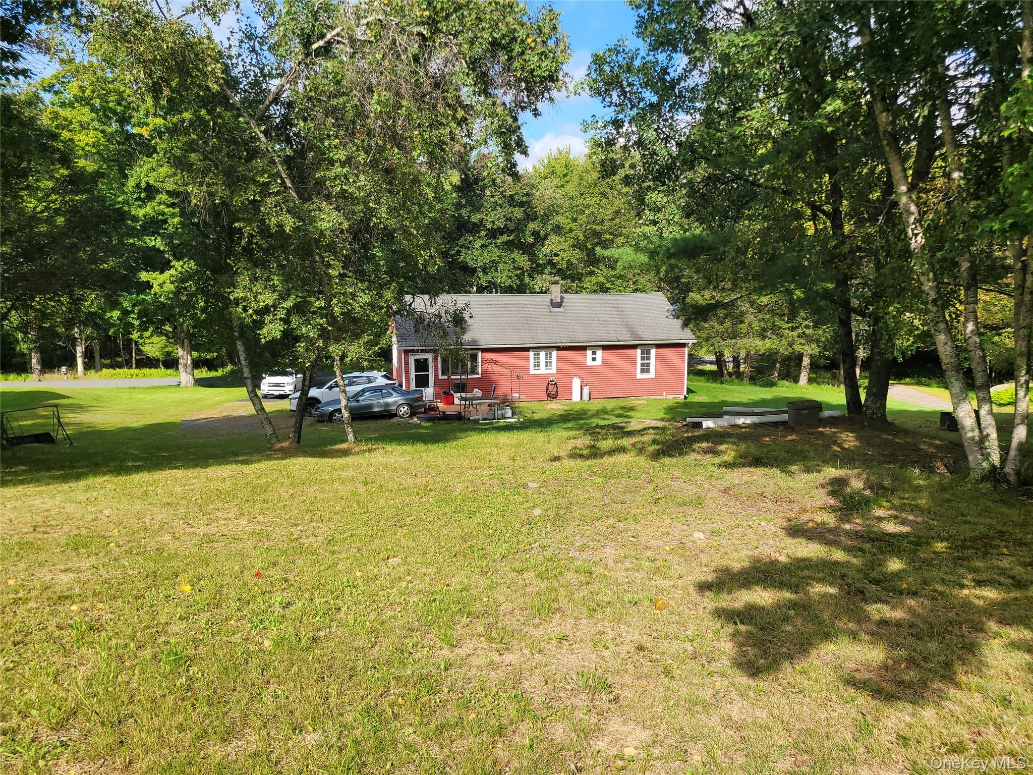 432 Southwoods Drive Property Photo 3