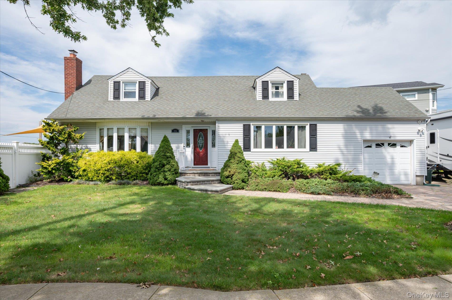 15 E Lincoln Avenue Property Photo 2