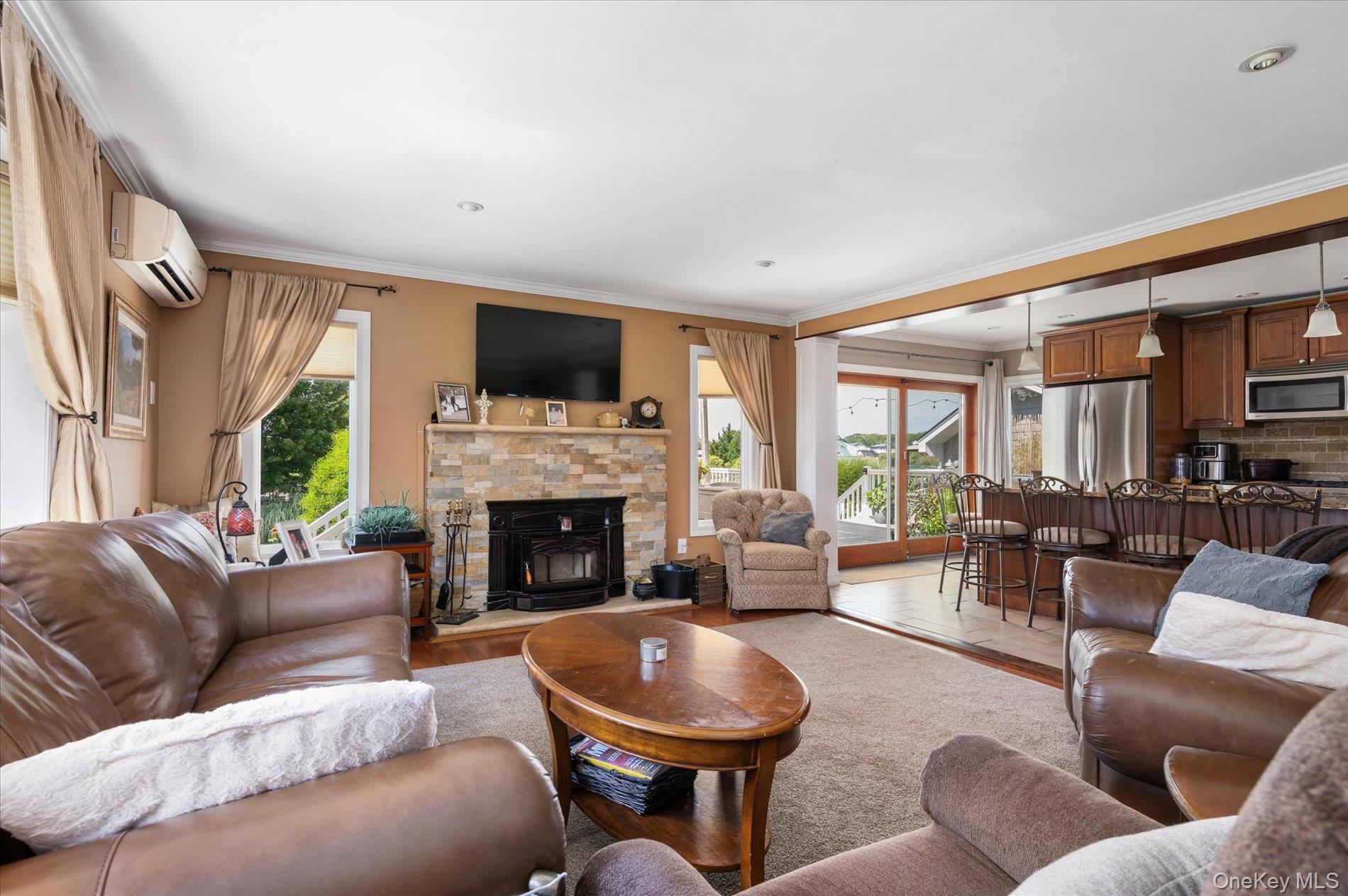 15 E Lincoln Avenue Property Photo 8
