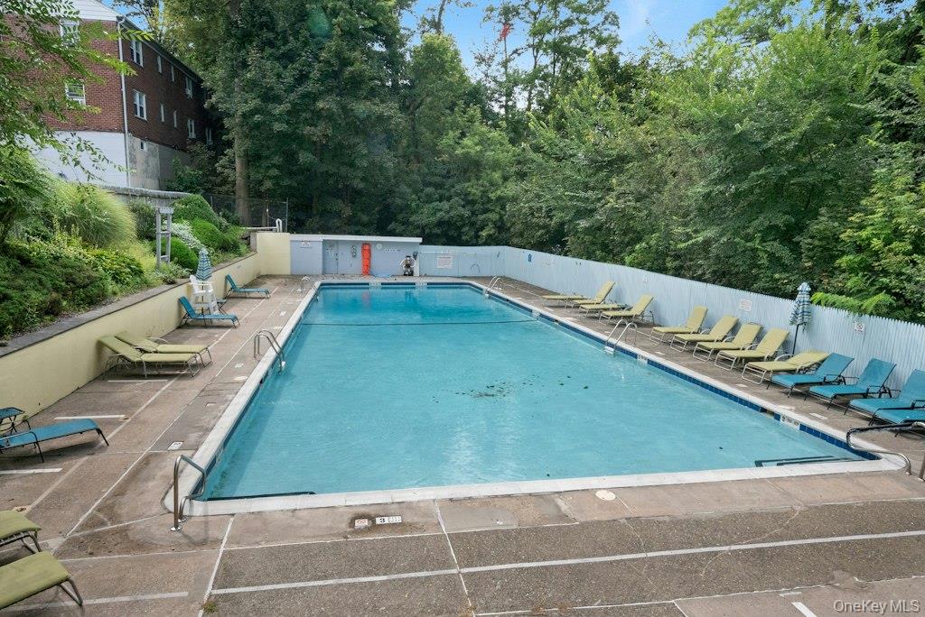 57 Columbus Avenue 2b Property Photo 16