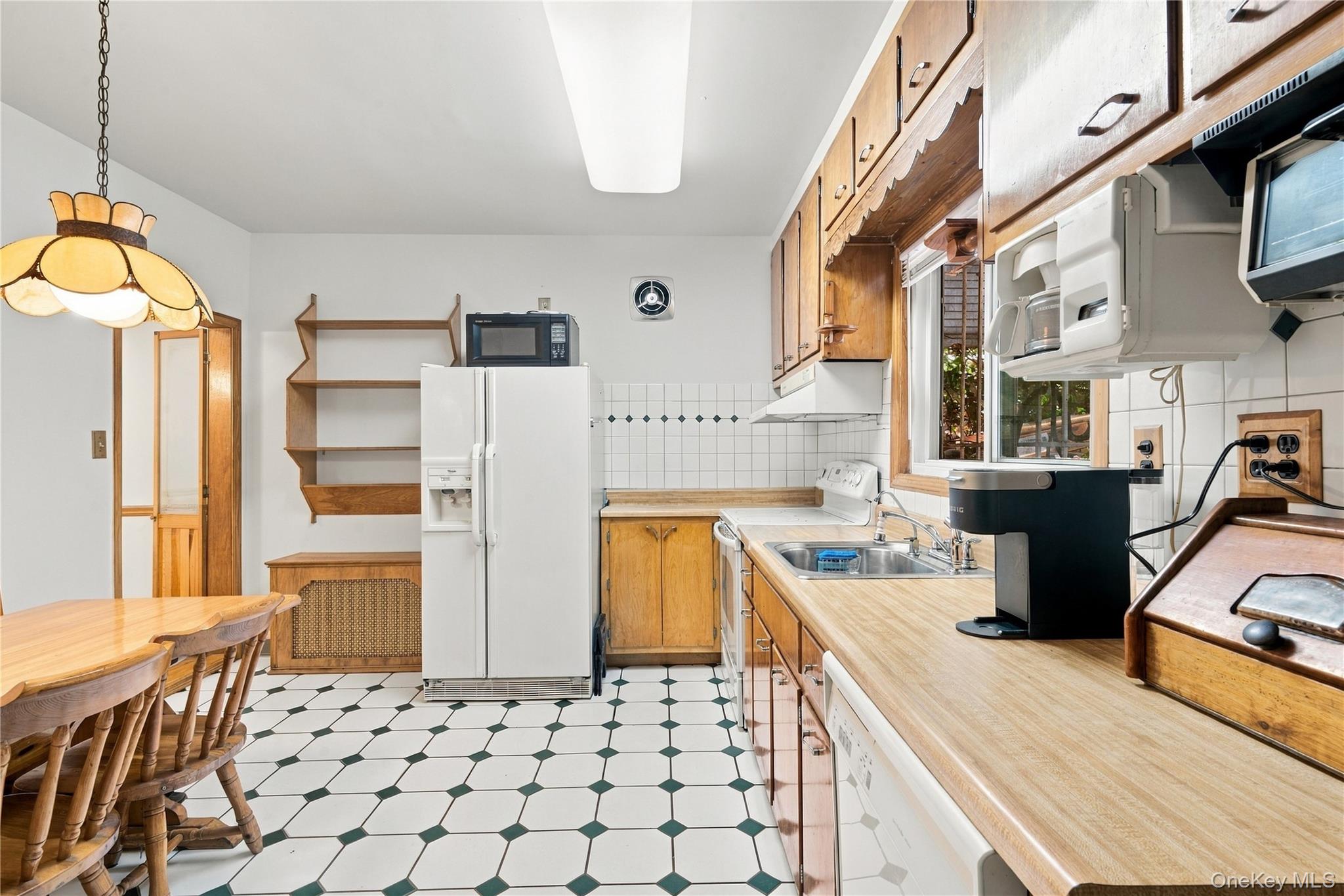 9413 108th Street Property Photo 3